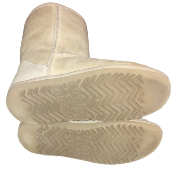 UGGS boot classic short kids sz W4. Logo snow warm lined Leather faux fur - Picture 3 of 9